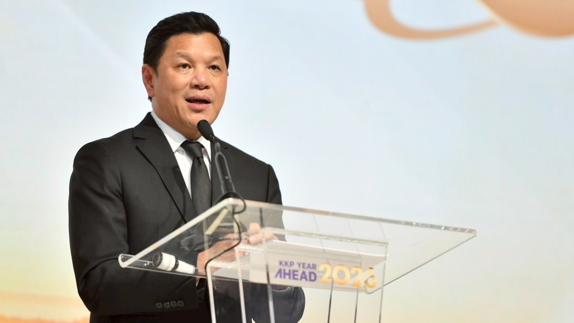 แบงก์ชาติ ชี้ ธุรกรรมร้าน ทองคำ รายใหญ่เฉลี่ยสูงถึง 5 ล้านล้านบาท เทรดทองคำต่อวันเฉลี่ย 6 หมื่นล้าน เคยสูงสุดถึง 2.5 แสนล้าน กระทบเงินยาท เร่งคุมเข้มธุรกรรม สกัดบาทแข็ง-ทุนเทา