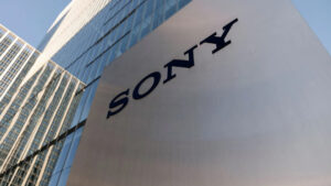 โซนี่ จำใจทิ้งธุรกิจโทรทัศน์โซนี่และบราเวีย แยกธุรกิจออกและร่วมทุน ทีซีแอล (TCL) แบรนด์ทีวีจีนใหญ่ที่ 2 ของโลก ทีซีแอลออกแบบ - ผลิต - ขายทีวียี่ห้อโซนี่และบราเวียทั่วโลก นับถอยหลัง 66 ปีทีวีโซนี่จากญี่ปุ่นไปเป็นของจีน