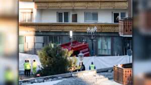 โศกนาฏกรรม ไฟไหม้ งานปาร์ตี้ฉลองปีใหม่มียอดเสียชีวิตเพิ่มขึ้นกว่า 40 ราย บาดเจ็บเกินกว่า 100 ราย ไฟไหม้งานปาร์ตี้ในบาร์ที่โรงแรมสกีรีสอร์ทหรู สวิสเซอร์แลนด์