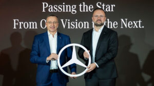 ปี 68 เบนซ์ ปิดยอดรถหรูในไทยกว่า 8,300 คัน ยอดรถอีวีเบนซ์พุ่งขึ้นกว่า 110% ในไทย ลั่นส่ง 7 รุ่นใหม่ลุยไทยในปี 2026