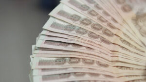 ภาคอุตสาหกรรมไทยเตือน บาท แข็งค่า ผิดปกติ จ่อหลุด 30 บาท ฉุดรายได้ส่งออกวูบ 3 แสนล้านต่อ 1 บาท มองปัญหาราคาทองคำ ต้นเหตุทำเงินบาทผิดเพี้ยน ขีดความสามารถแข่งขันของไทยแพ้เวียดนาม