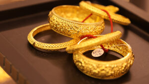 เปิดตลาด ทองคำ ไทย พุ่ง +850 ราคาเปิดขึ้นครั้งแรกใน 3 วัน ทองแท่ง 72,000 รูปพรรณ 72,800 ราคาเปิดฟื้นตัวจาก 3 วันทองคำไทยปิดดิ่ง -10,350 ต้นปีนี้มาทองไทย 7,050 กว่า 11%