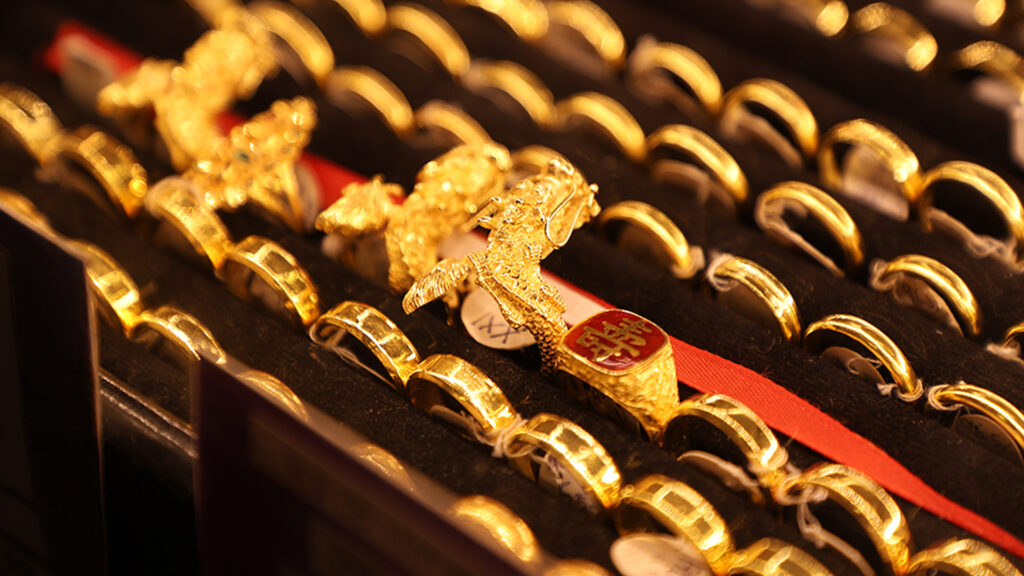 เปิด ตลาด ทอง ไทย 2 ก.พ.ช้าสุดในปีนี้ 9.45 น. ดิ่งเหว -1,650 ราคาเปิดดิ่งมากอันดับ 2 แต่ต้นปีนี้ ขายออกราคา 72,350 ต้นปีนี้มาทองไทย 7,400 (+11.4%)